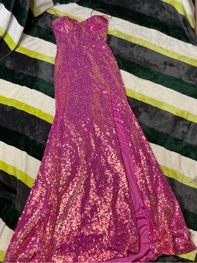 B Darlin Hot Pink Sequin Dress with Spaghetti Straps NWT Size 3/4